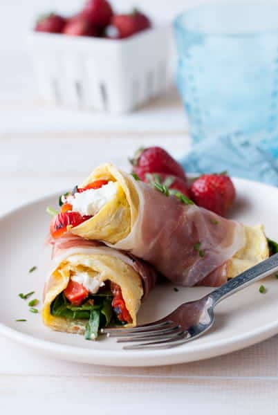 prosciutto wrapped omelet rolls