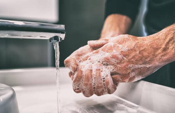 handen wassen tegen griep
