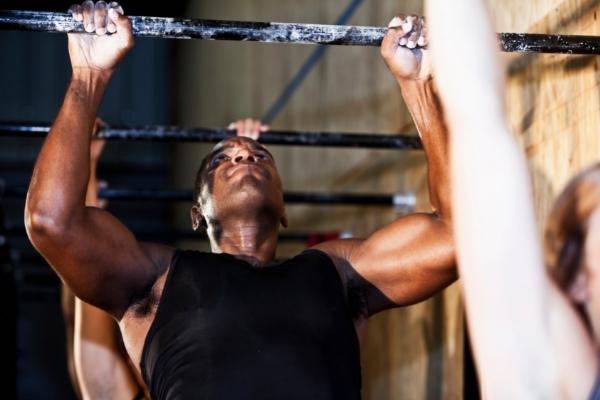 verschil pull up en chin up