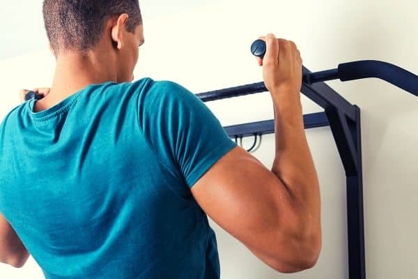 optrekstang thuis trainen home gym
