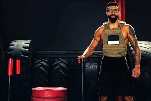 gewichtsvest fitnesskamer buiten trainen